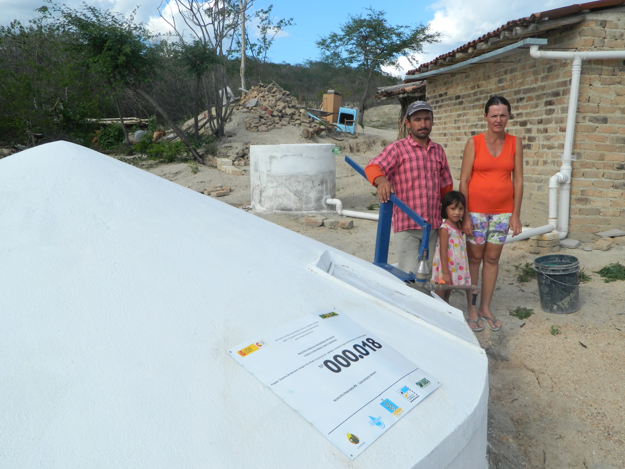 Foto 3 bomba instalada na comunide  Amaro  município de Imaculada PB.JPG